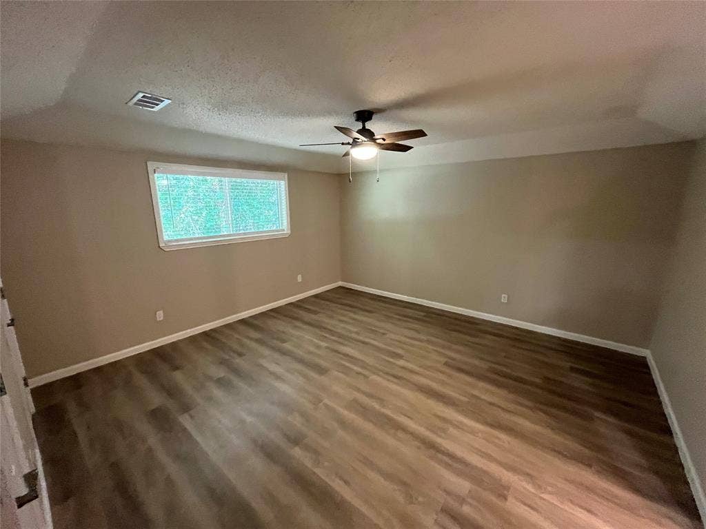 146 Bailey Drive, DeSoto, TX 75115