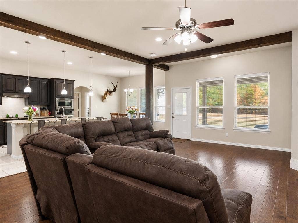 1231 Christie Lane, Terrell, TX 75161 1231 Christie Lane, Terrell, TX 75161