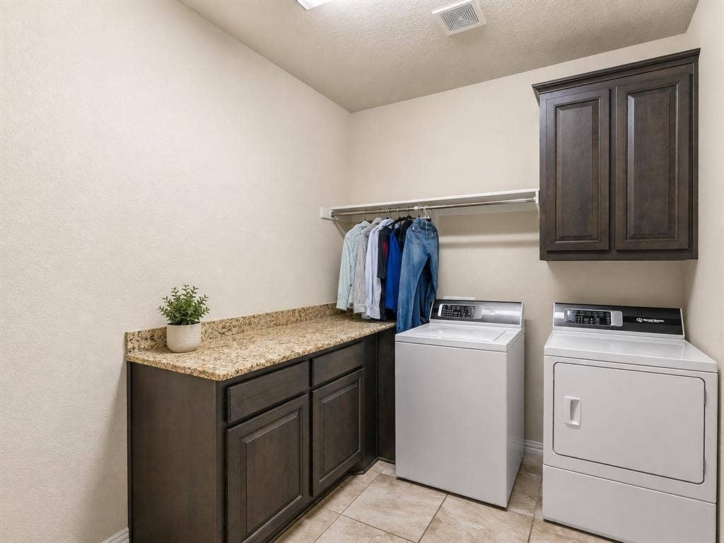 1231 Christie Lane, Terrell, TX 75161 1231 Christie Lane, Terrell, TX 75161