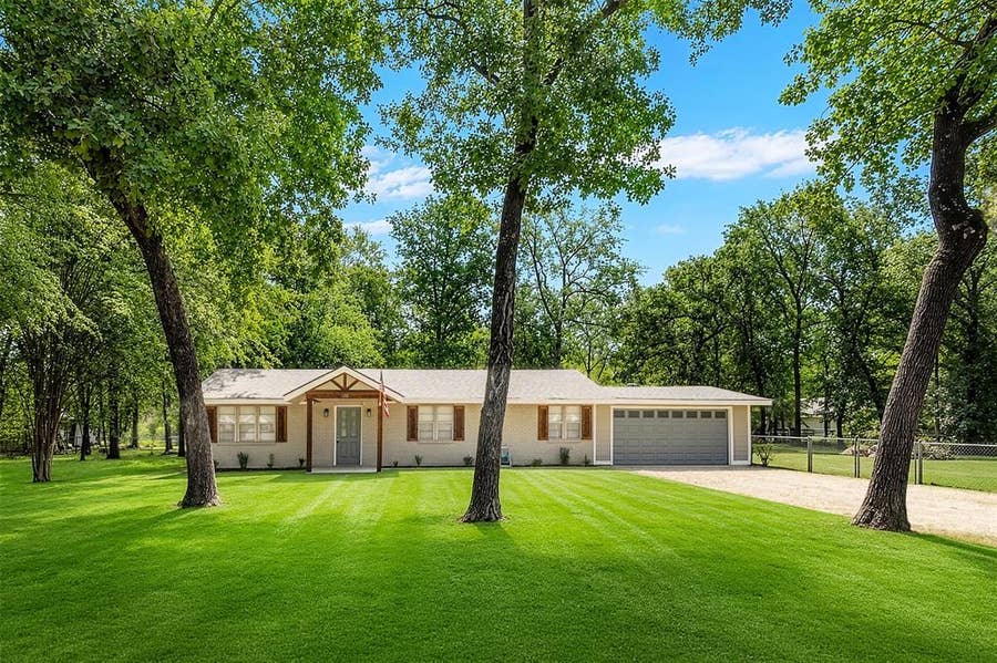 Property photo for 110 Meadowood Road, Enchanted Oaks, TX