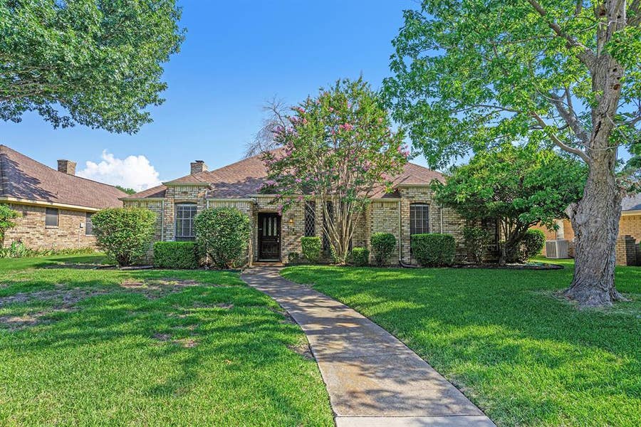 Property photo for 802 Pebblebrook Drive, Allen, TX