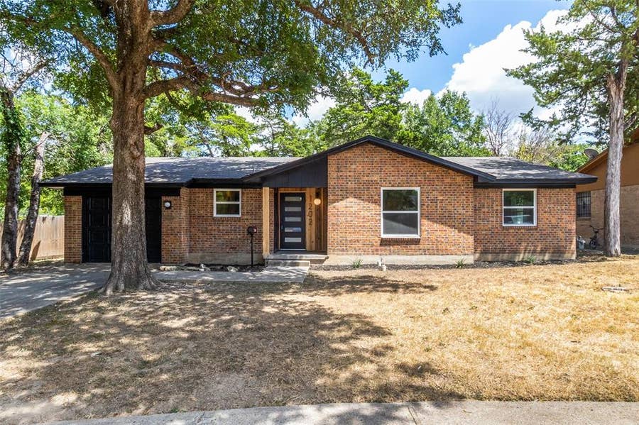 Property photo for 1202 Arizona Avenue, Dallas, TX