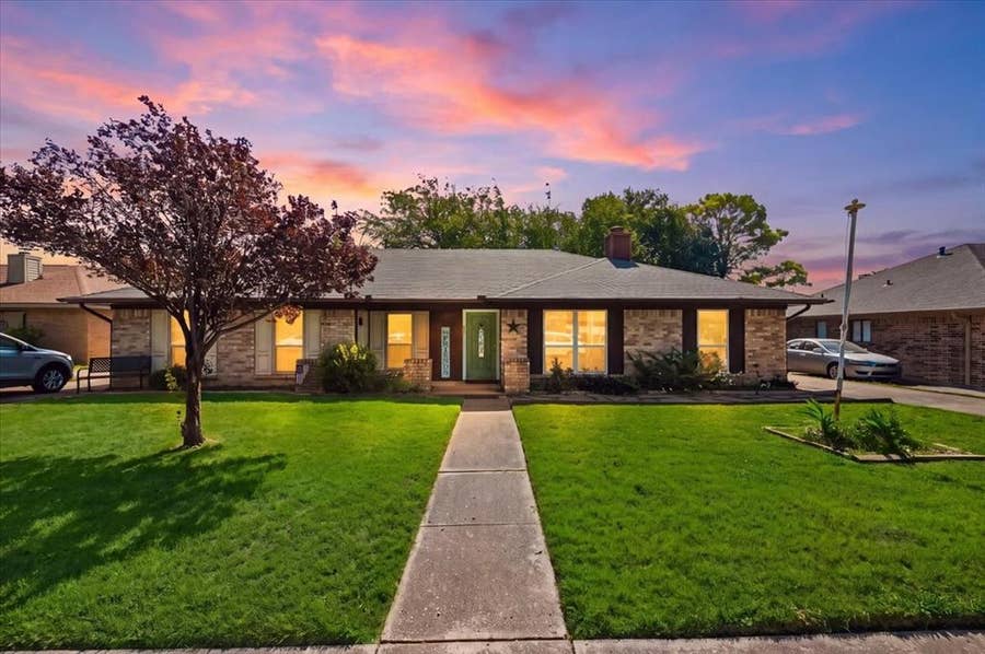 Property photo for 814 Rock Creek Drive, Euless, TX