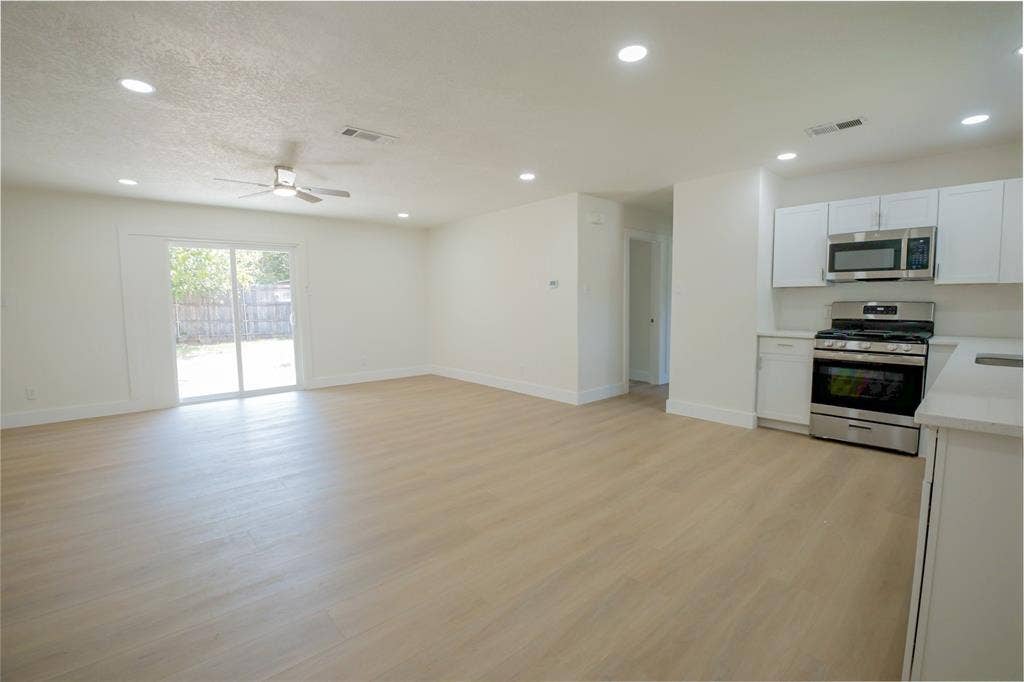 224 Southway Drive, Everman, TX 76140 224 Southway Drive, Everman, TX 76140