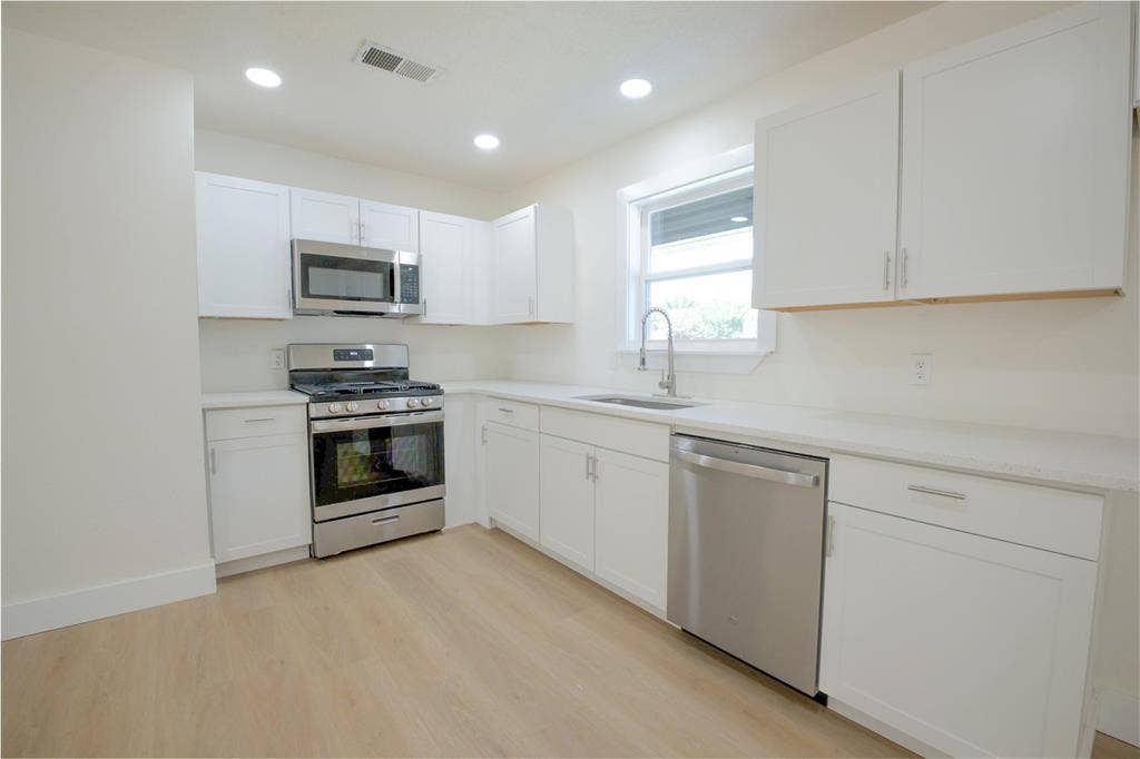 224 Southway Drive, Everman, TX 76140 224 Southway Drive, Everman, TX 76140