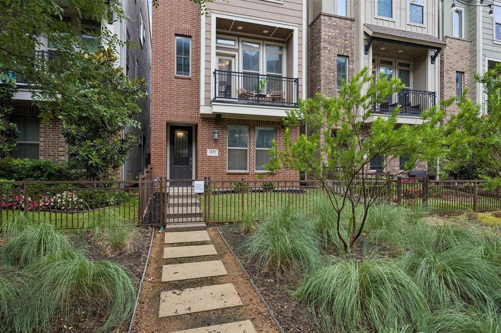 1071 Tea Olive Lane, Dallas, TX 75212 1071 Tea Olive Lane, Dallas, TX 75212