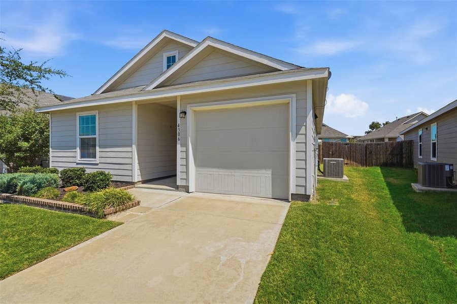 Property photo for 4306 Johnstown Lane, Forney, TX