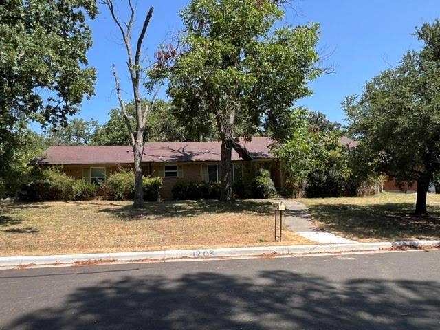Property photo for 1203 Clover Lane, Denton, TX