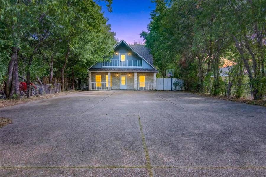 Property photo for 1920 S 15th Street, Waco, TX