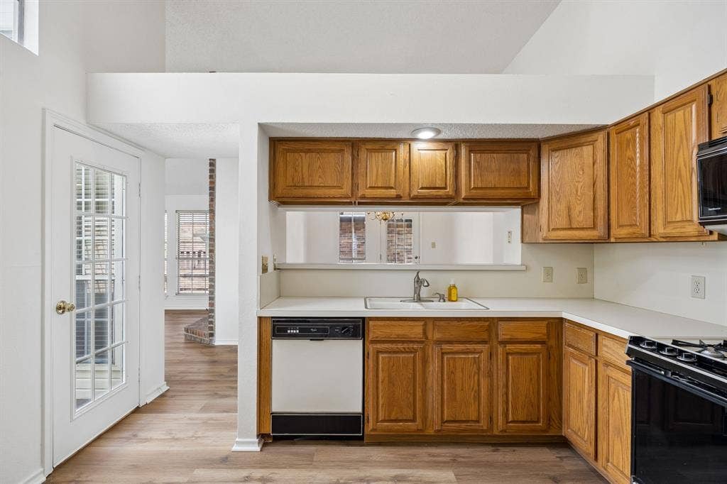 4636 Orwell Drive, Plano, TX 75093 4636 Orwell Drive, Plano, TX 75093
