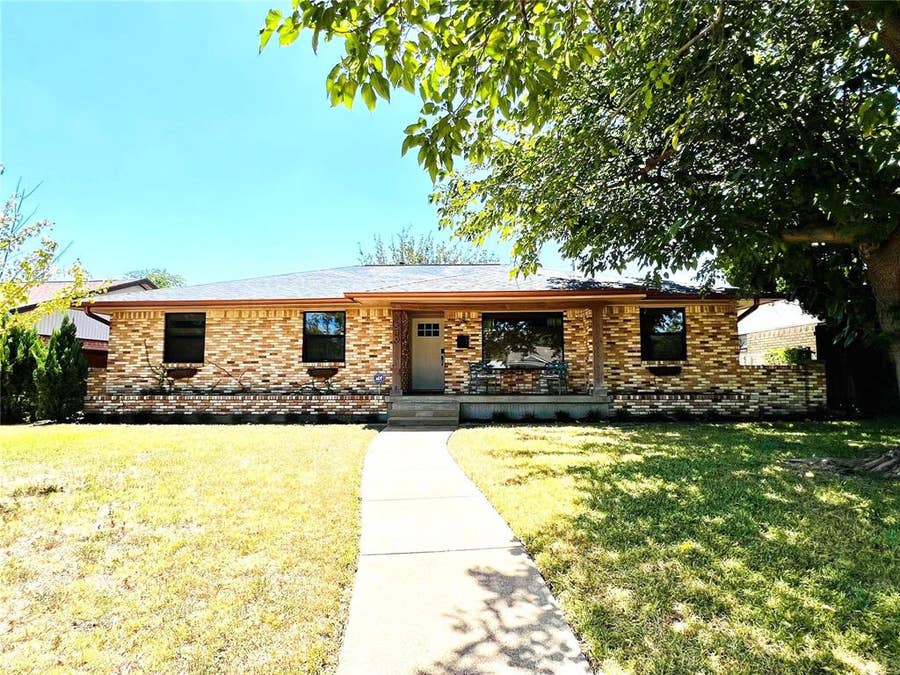 Property photo for 1540 Brook Valley Lane, Dallas, TX