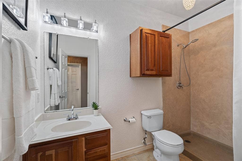 2151 Van Zandt Drive, Grand Prairie, TX 75052 2151 Van Zandt Drive, Grand Prairie, TX 75052