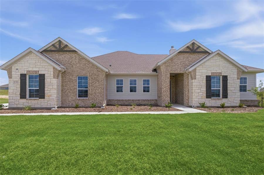 Property photo for 131 Big Sky Road, Decatur, TX