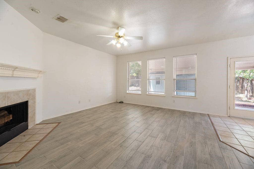 3913 Goose Creek Parkway, Garland, TX 75040 3913 Goose Creek Parkway, Garland, TX 75040