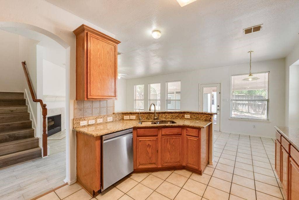 3913 Goose Creek Parkway, Garland, TX 75040 3913 Goose Creek Parkway, Garland, TX 75040