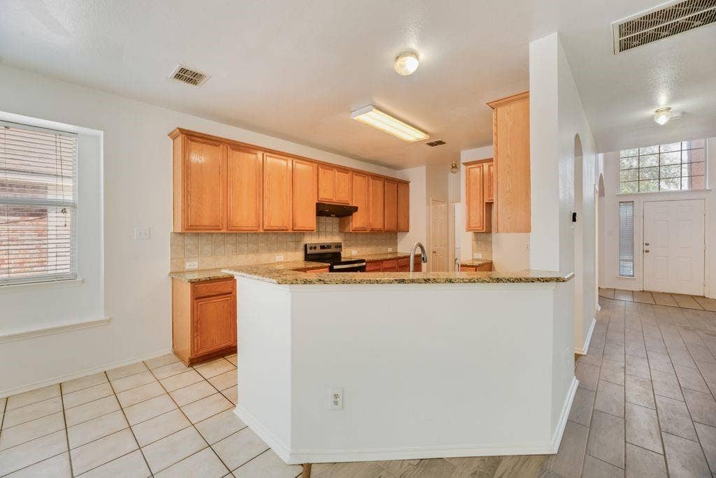 3913 Goose Creek Parkway, Garland, TX 75040 3913 Goose Creek Parkway, Garland, TX 75040