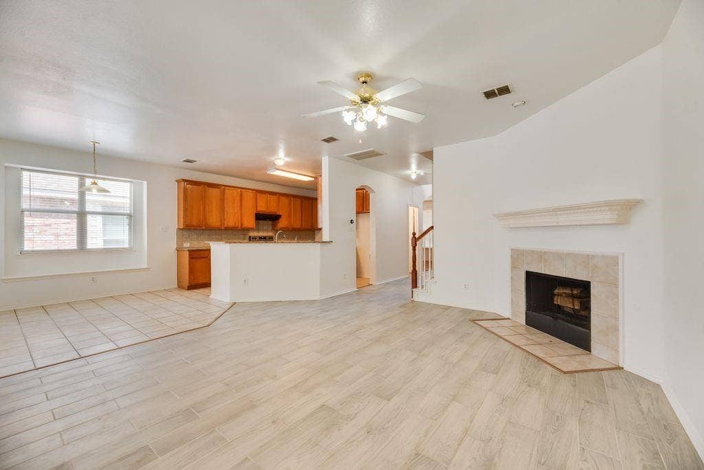 3913 Goose Creek Parkway, Garland, TX 75040 3913 Goose Creek Parkway, Garland, TX 75040