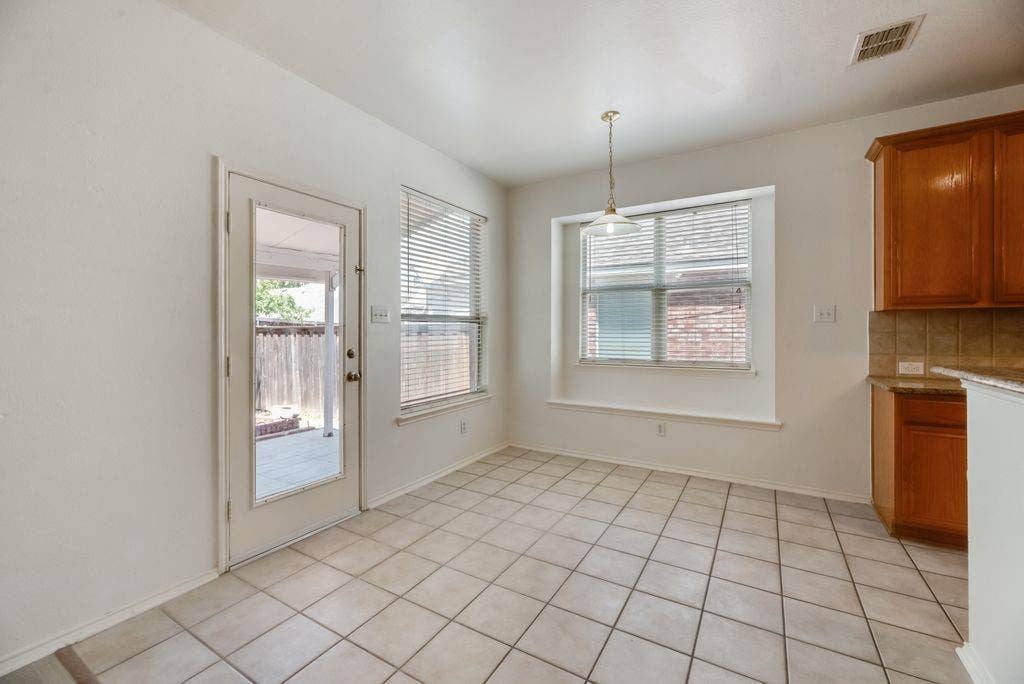 3913 Goose Creek Parkway, Garland, TX 75040 3913 Goose Creek Parkway, Garland, TX 75040