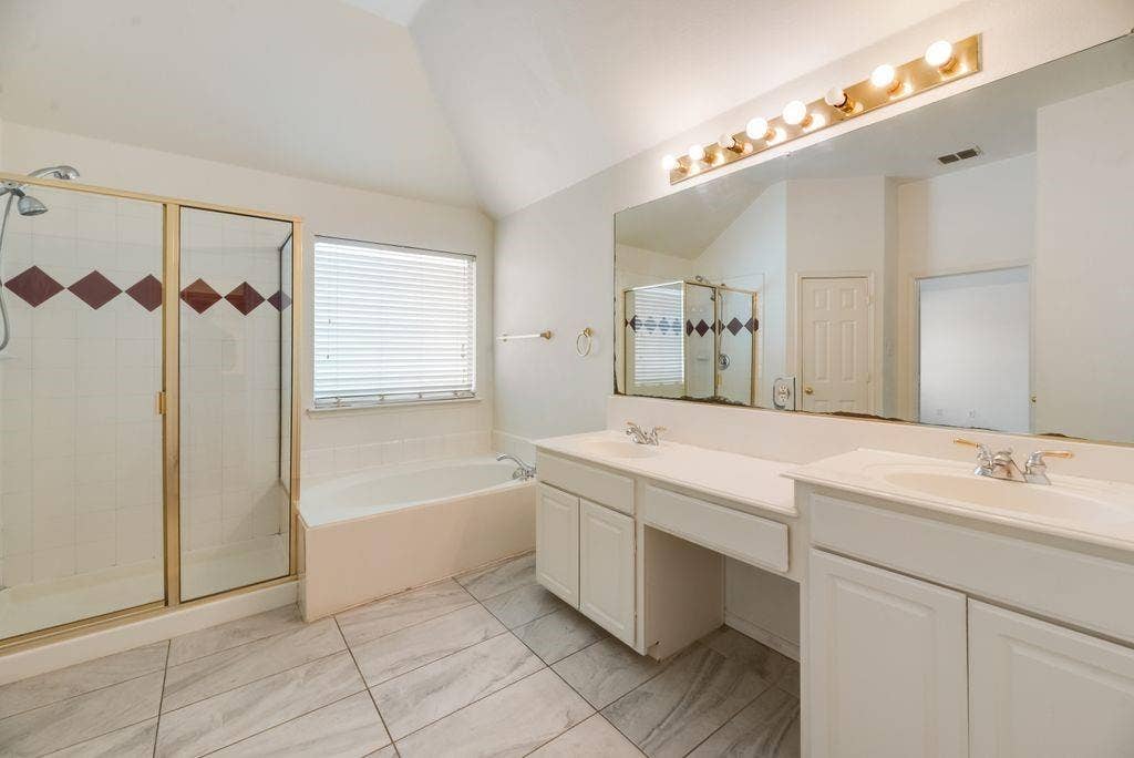 3913 Goose Creek Parkway, Garland, TX 75040 3913 Goose Creek Parkway, Garland, TX 75040