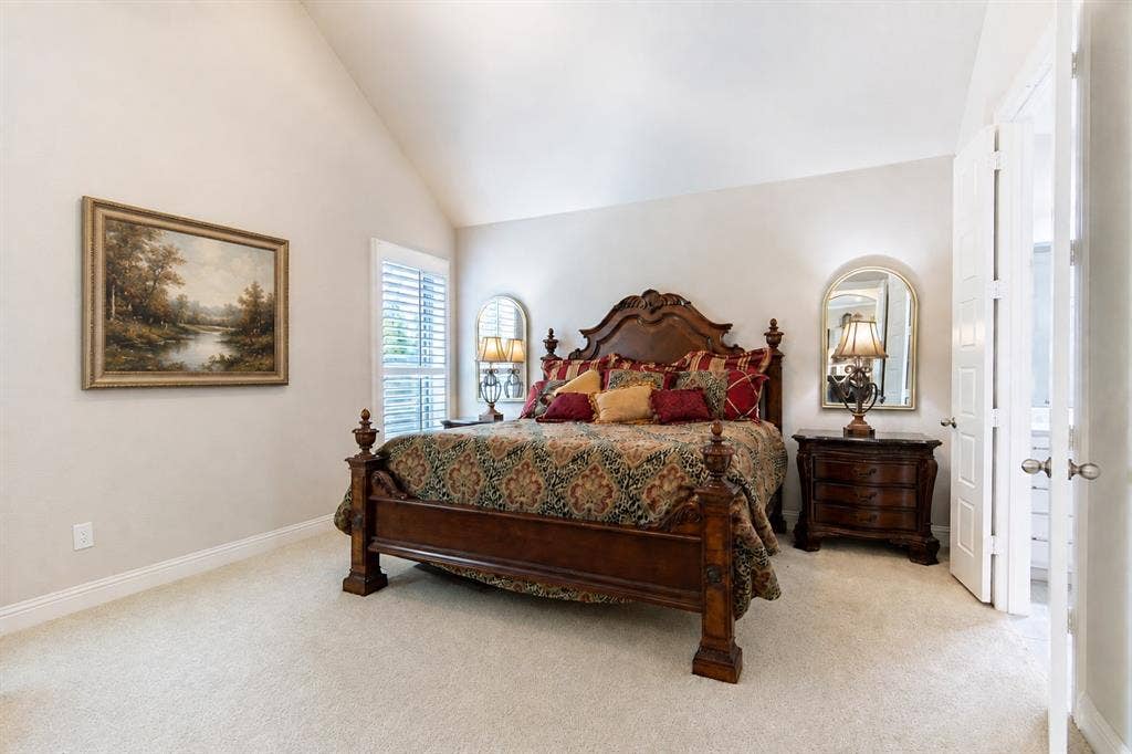 1101 10th Street, Argyle, TX 76226 Very large primary bedroom with ensuite bathroom. Plenty of room for seating.