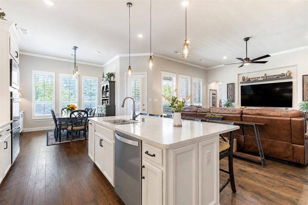 1101 10th Street, Argyle, TX 76226 Open concept living at its finest.