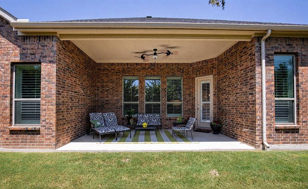 1101 10th Street, Argyle, TX 76226 Large, covered patio