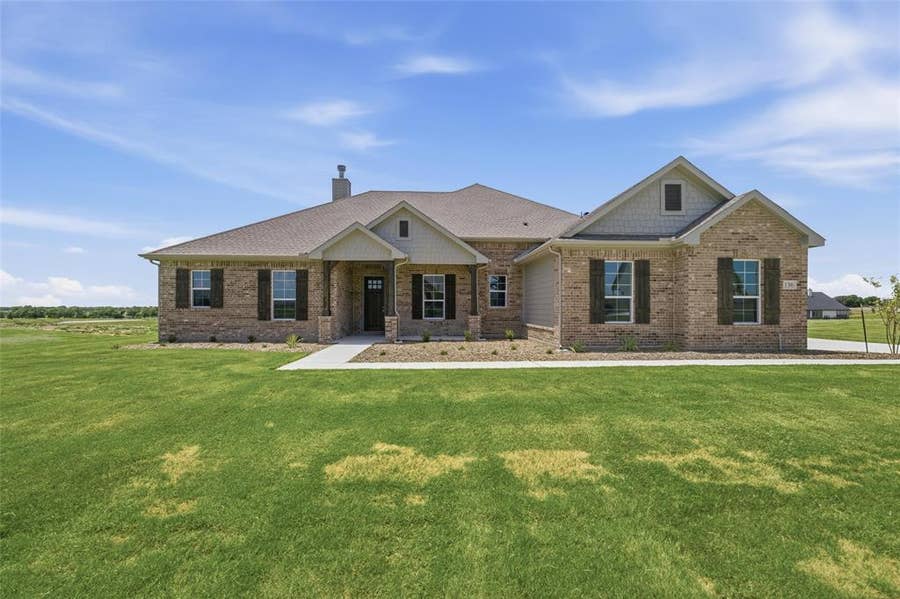 Property photo for 136 Hillview Trail, Decatur, TX