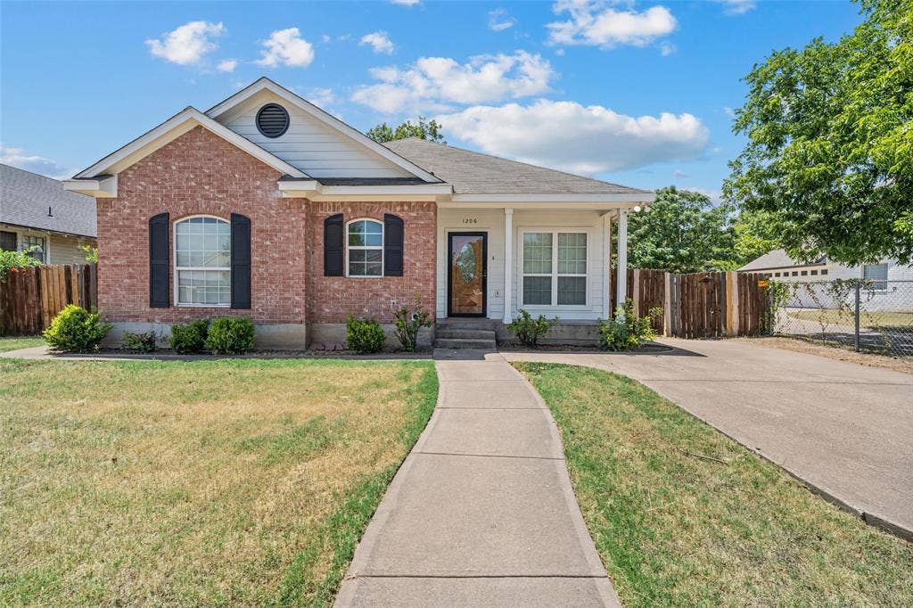 1206 N 15th Street, Waco, TX 76707 1206 N 15th Street, Waco, TX 76707
