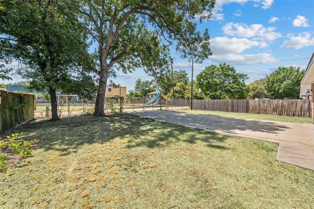 1206 N 15th Street, Waco, TX 76707 1206 N 15th Street, Waco, TX 76707