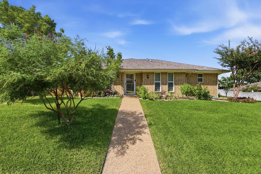 Property photo for 3506 Valley View Lane, Garland, TX