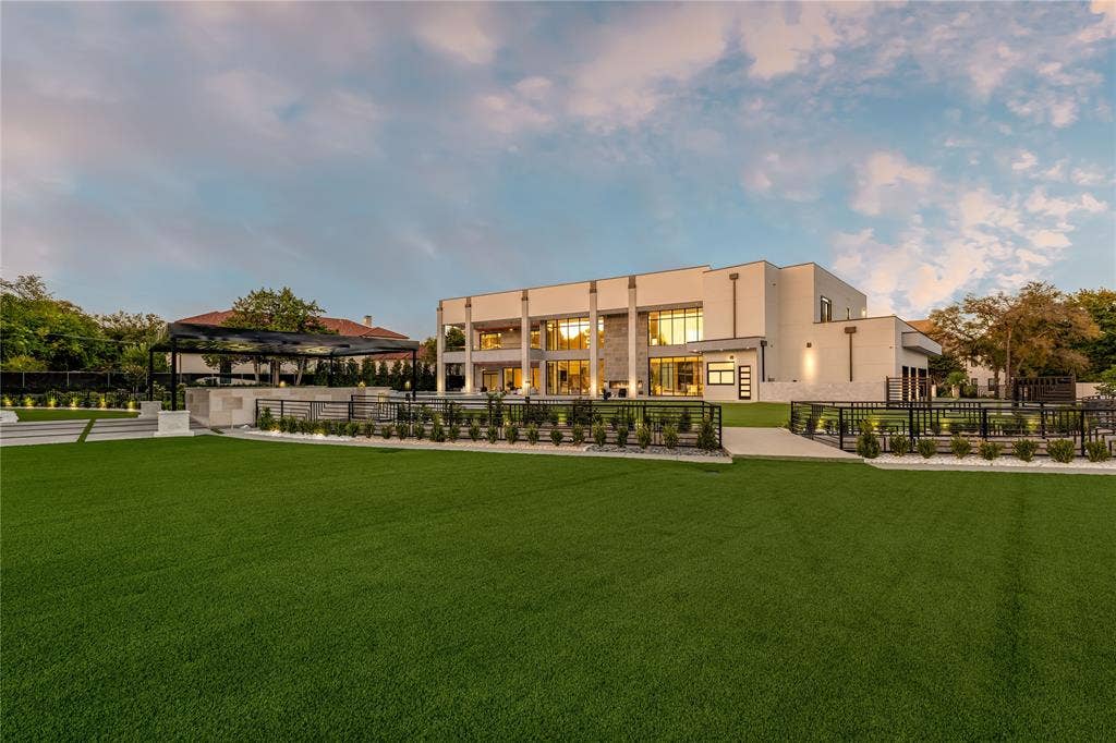 10011 Lennox Lane, Dallas, TX 75229 10011 Lennox Lane, Dallas, TX 75229