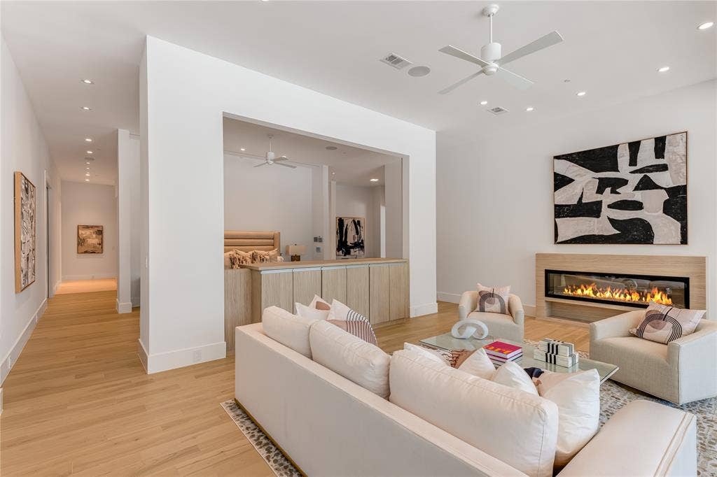 10011 Lennox Lane, Dallas, TX 75229 10011 Lennox Lane, Dallas, TX 75229
