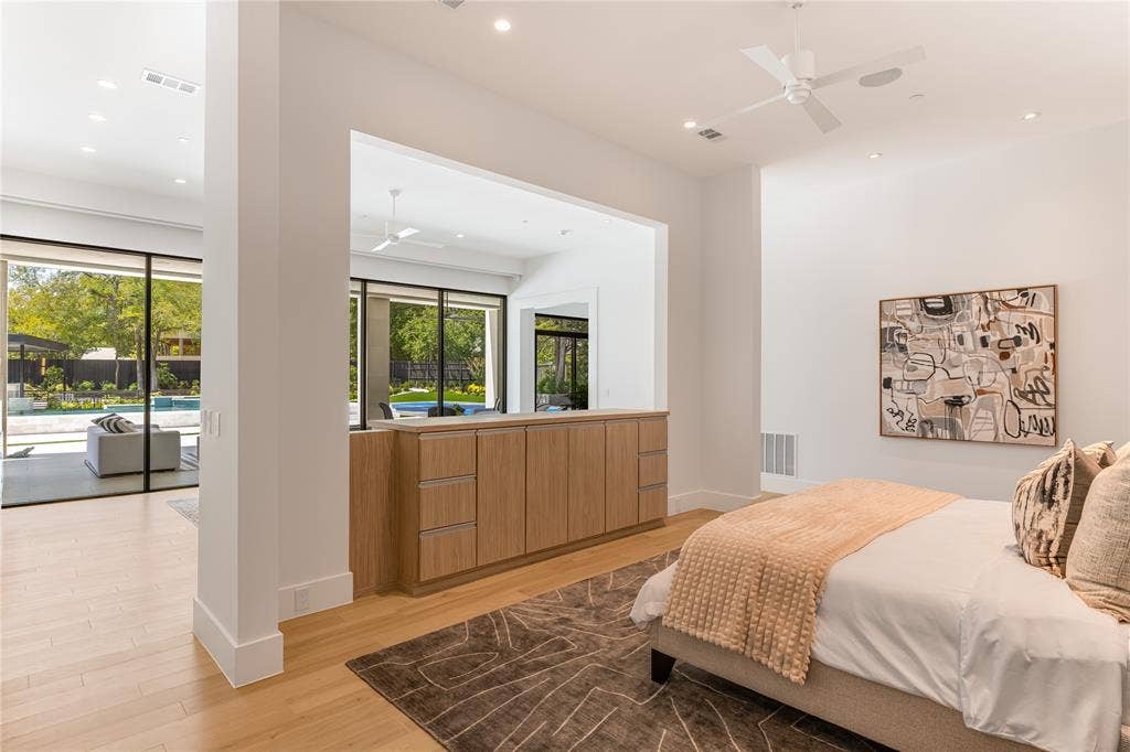 10011 Lennox Lane, Dallas, TX 75229 10011 Lennox Lane, Dallas, TX 75229