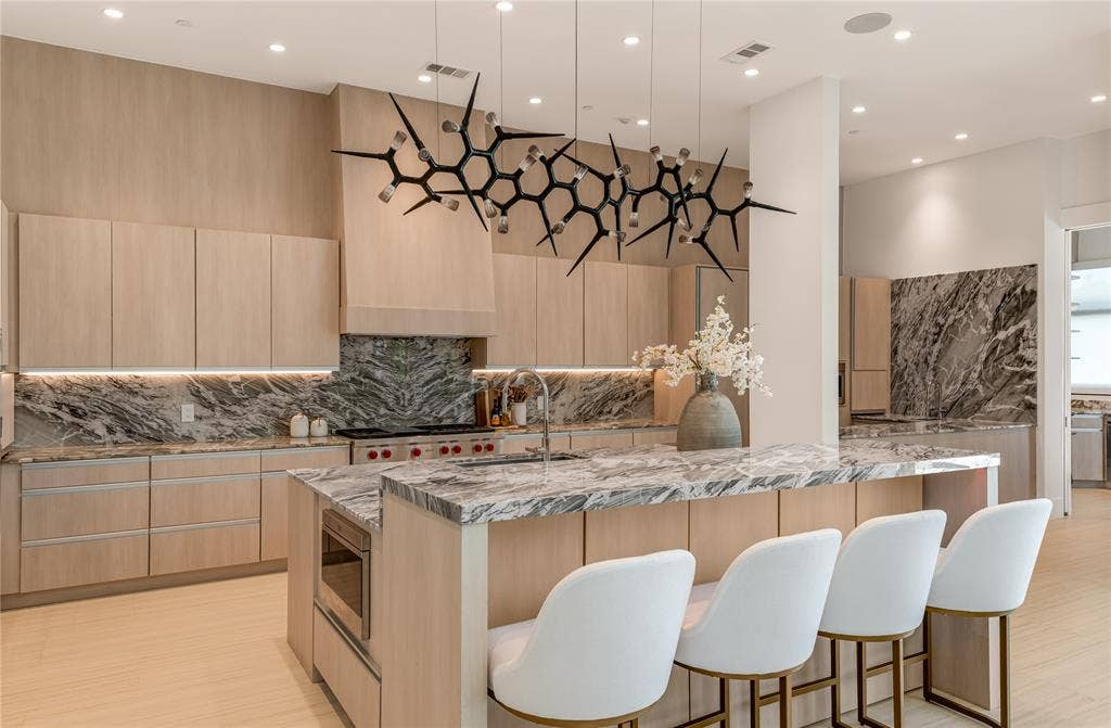 10011 Lennox Lane, Dallas, TX 75229 10011 Lennox Lane, Dallas, TX 75229