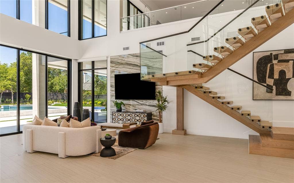 10011 Lennox Lane, Dallas, TX 75229 10011 Lennox Lane, Dallas, TX 75229