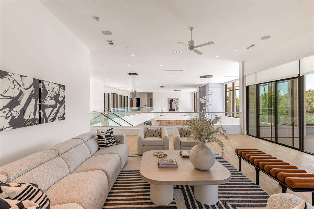 10011 Lennox Lane, Dallas, TX 75229 10011 Lennox Lane, Dallas, TX 75229