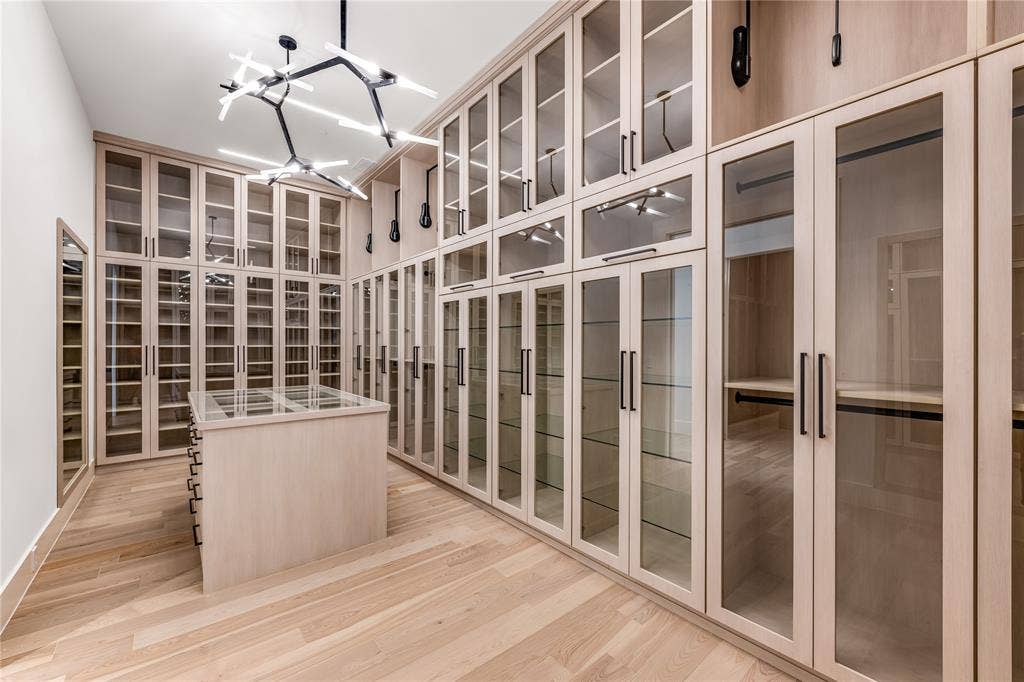 10011 Lennox Lane, Dallas, TX 75229 10011 Lennox Lane, Dallas, TX 75229