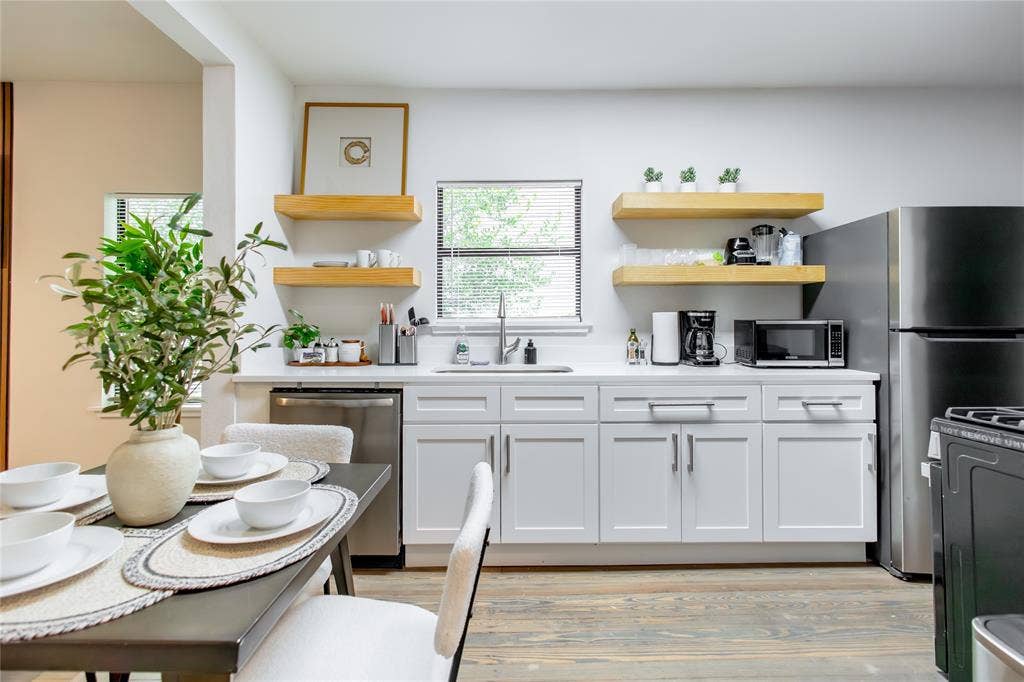 4031 Rawlins Street, Dallas, TX 75219 4031 Rawlins Street, Dallas, TX 75219