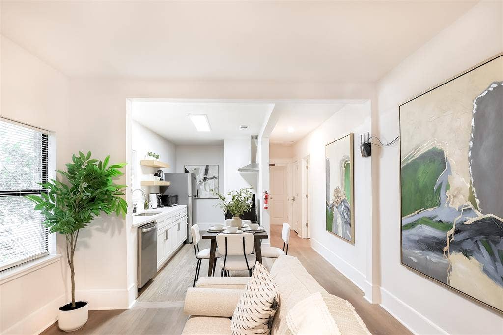4031 Rawlins Street, Dallas, TX 75219 4031 Rawlins Street, Dallas, TX 75219