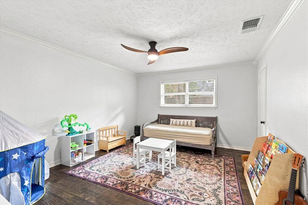9915 Faircrest Drive, Dallas, TX 75238 9915 Faircrest Drive, Dallas, TX 75238