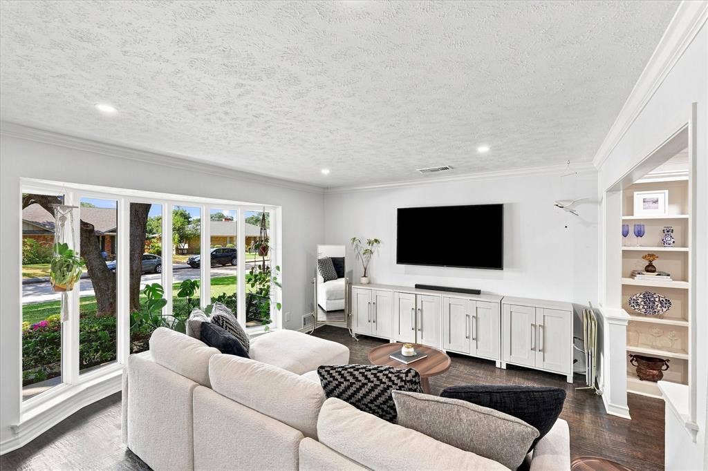 9915 Faircrest Drive, Dallas, TX 75238 9915 Faircrest Drive, Dallas, TX 75238