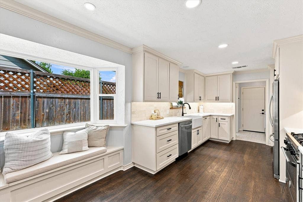 9915 Faircrest Drive, Dallas, TX 75238 9915 Faircrest Drive, Dallas, TX 75238