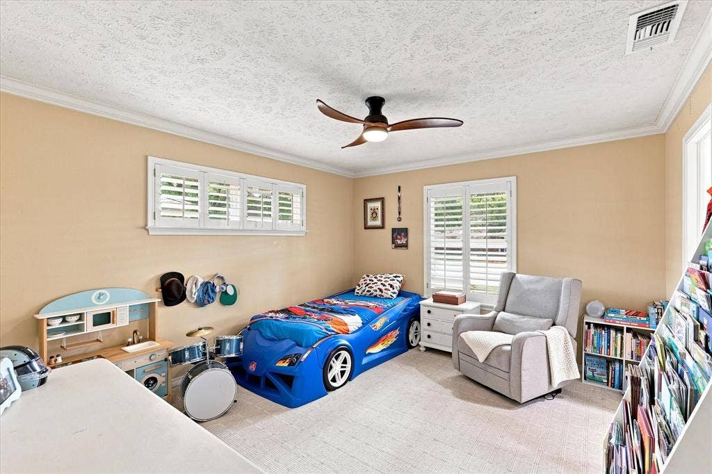 9915 Faircrest Drive, Dallas, TX 75238 9915 Faircrest Drive, Dallas, TX 75238