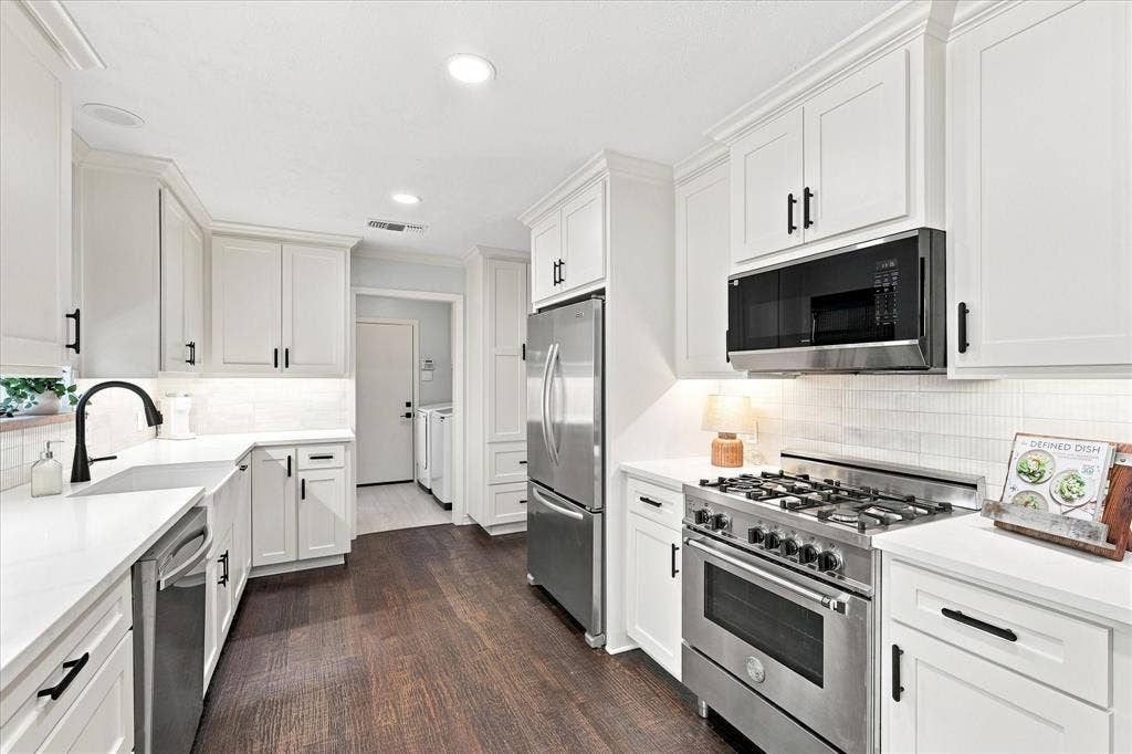 9915 Faircrest Drive, Dallas, TX 75238 9915 Faircrest Drive, Dallas, TX 75238