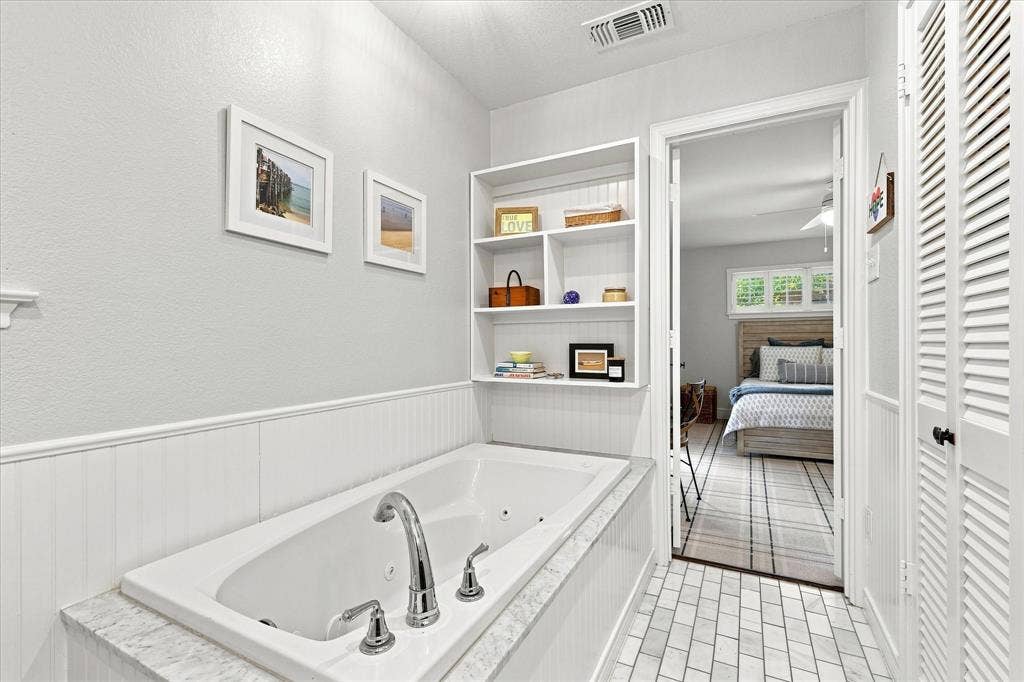 9915 Faircrest Drive, Dallas, TX 75238 9915 Faircrest Drive, Dallas, TX 75238