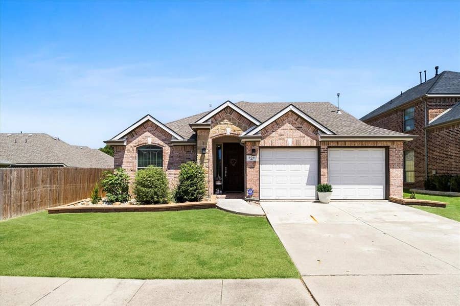 Property photo for 809 Cauble Drive, Fate, TX