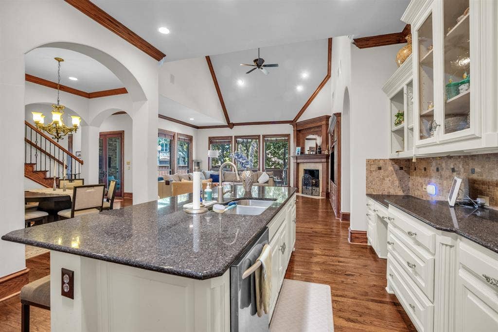 4821 Pyramid Drive, Plano, TX 75093 4821 Pyramid Drive, Plano, TX 75093