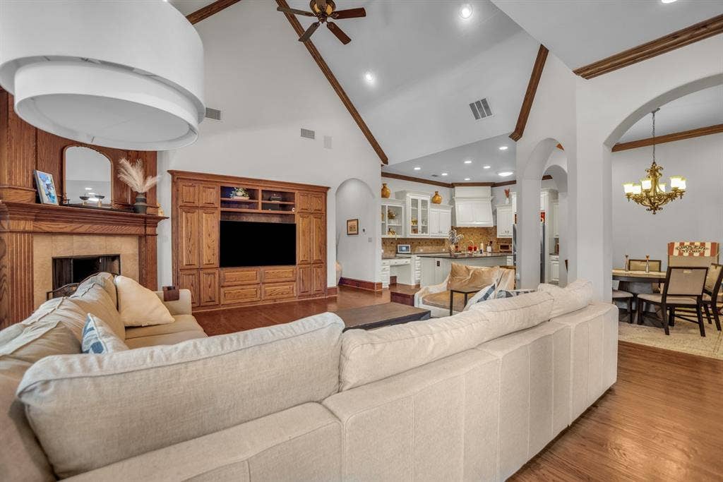 4821 Pyramid Drive, Plano, TX 75093 4821 Pyramid Drive, Plano, TX 75093