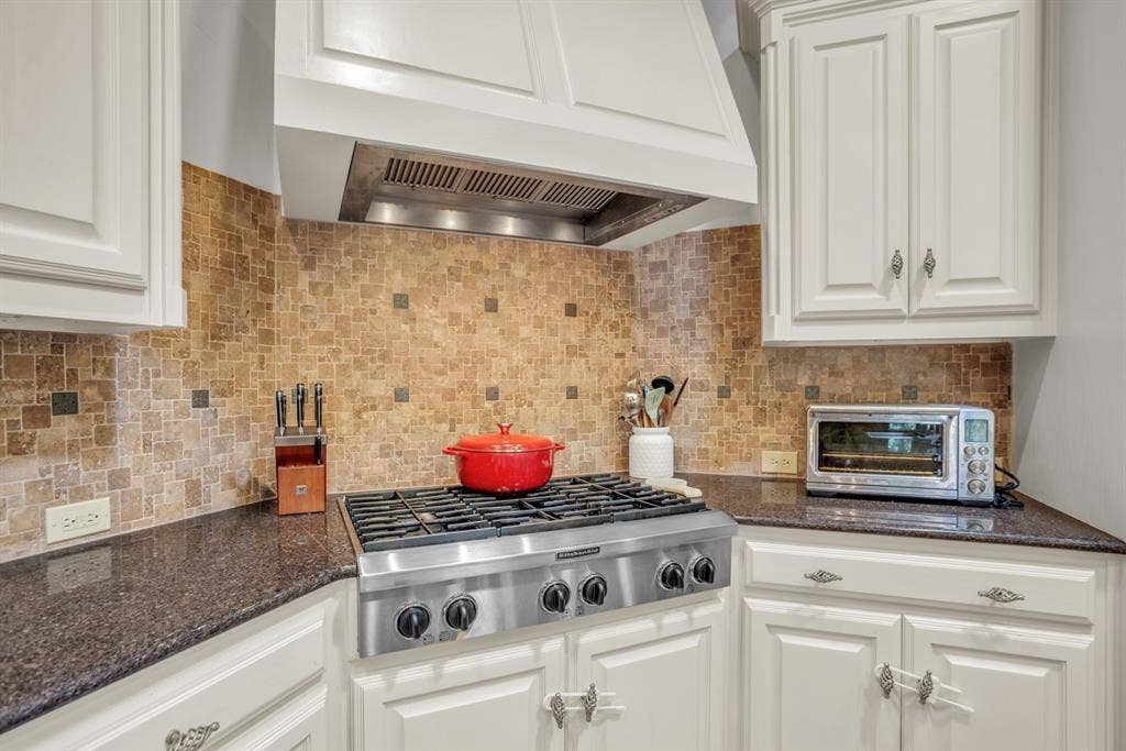 4821 Pyramid Drive, Plano, TX 75093 4821 Pyramid Drive, Plano, TX 75093