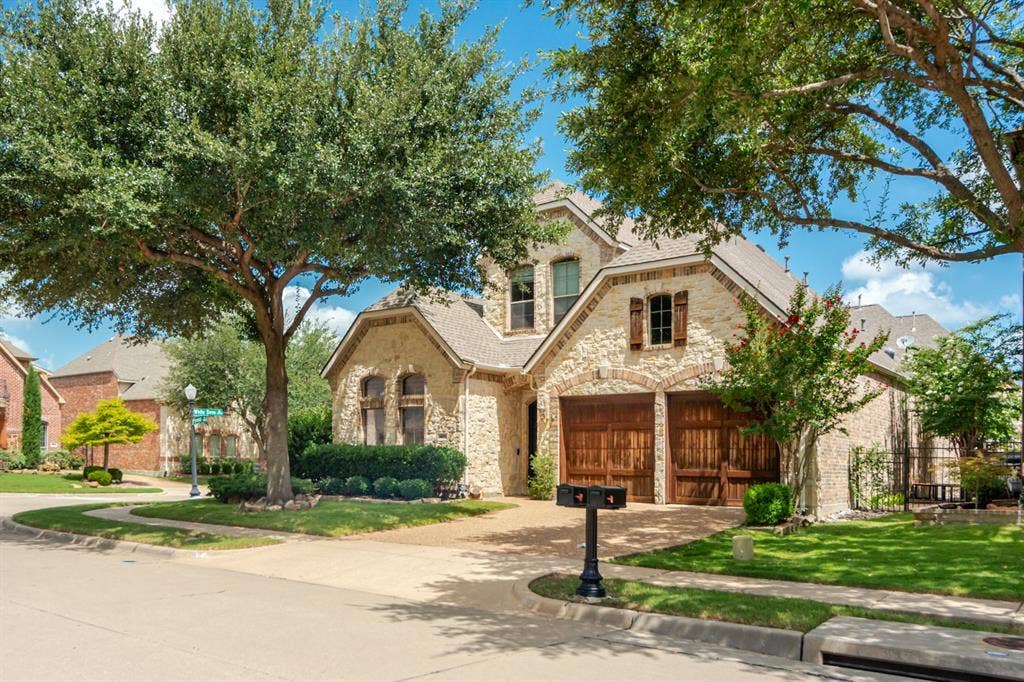 4821 Pyramid Drive, Plano, TX 75093 4821 Pyramid Drive, Plano, TX 75093